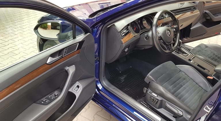 Volkswagen Passat cena 79900 przebieg: 148000, rok produkcji 2018 z Strzegom małe 742